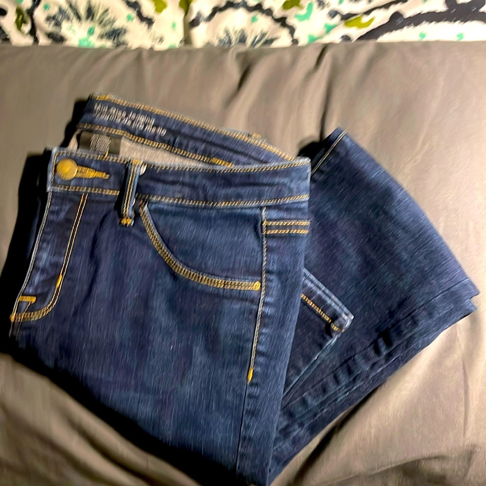 Mid-Rise Mossimo Jeans, EUC, size 10/30 R